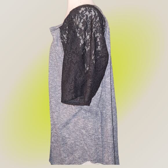 Torrid Short Sleeve Shirt Size 3 - Picture 3 of 6